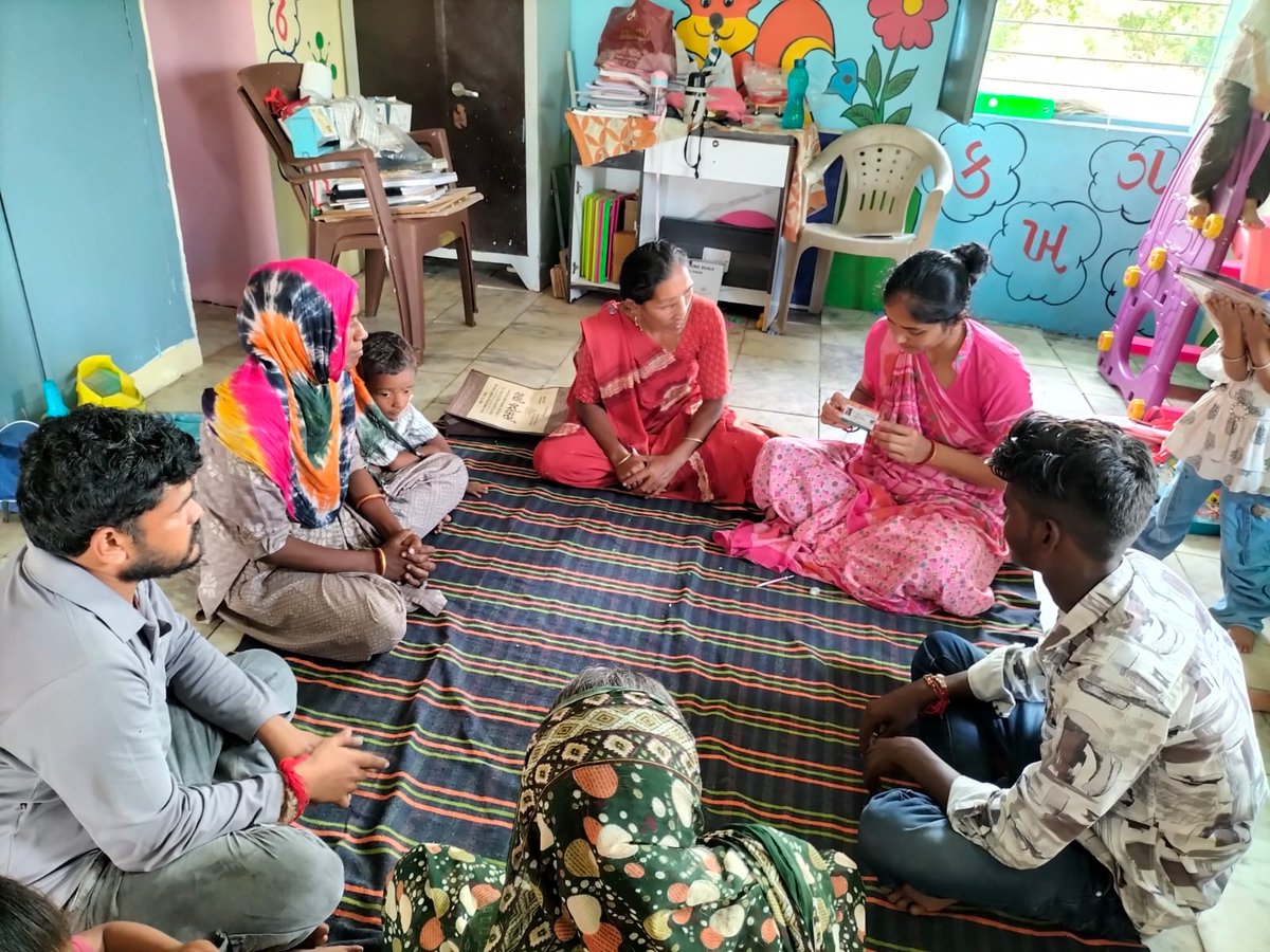 icdsjambusar's tweet photo. આજ રોજ જંબુસર -1 ઘટક ની આ. વાડી કેન્દ્રો માં પોષણ માસ અંતર્ગત સગર્ભા. ધાત્રીમાતા. કિશોરીઓ ને પોષણ અને સ્વચ્છતા  PMMVY અંતર્ગત યોજનાનું મહત્વ સમજાવવામાં આવ્યું 
#Poshanmaah2026
@Annapurna4BJP
@MinistryWCD
@CMOGuj
@InfoGujarat
@manisha_vakil
@RanjitIAS
@CollectorBharch
@DDOBHARUCH1 https://t.co/VrJpNIt8zc