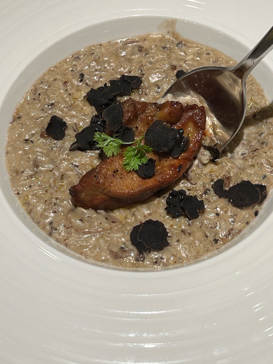 aislr063722's tweet photo. Just found the best hidden Italian spot in Brooklyn! Their truffle mushroom risotto is creamy, perfectly seasoned, and packed with fresh ingredients—already planning my next visit! ， https://t.co/zFh2rtoIgu