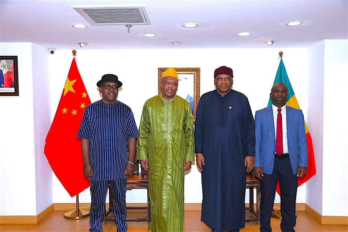 SyllaSori's tweet photo. I received the courtesy call of H.E Lt. General Abdulrahman B. Dambazau, Ambassador of #Nigeria to #China. Beyond his rich political experience, H.E has an outstanding achievements on peace &amp; security in Africa. Our bilateral relations &amp; Sino African cooperation among topics. https://t.co/fTP86KJmaU