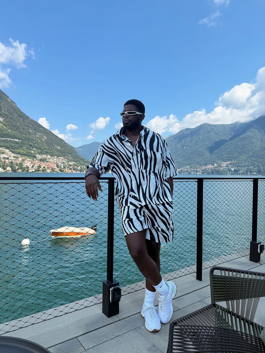 darrenfrydizzy's tweet photo. Let's eat! 🥂🇮🇹 https://t.co/xclaWdvULs