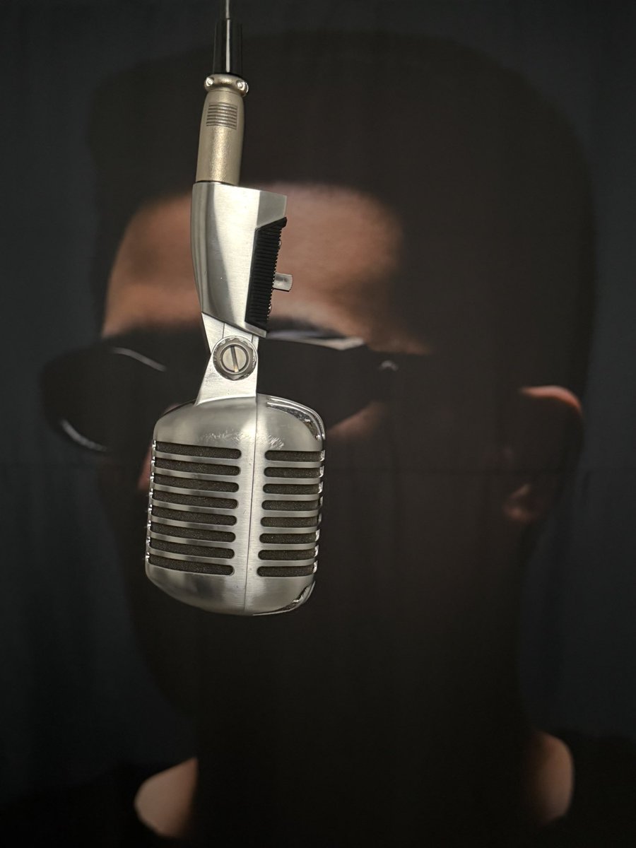 rommymontana_03's tweet photo. 🎙️🕶️ https://t.co/buPtBIbSm7