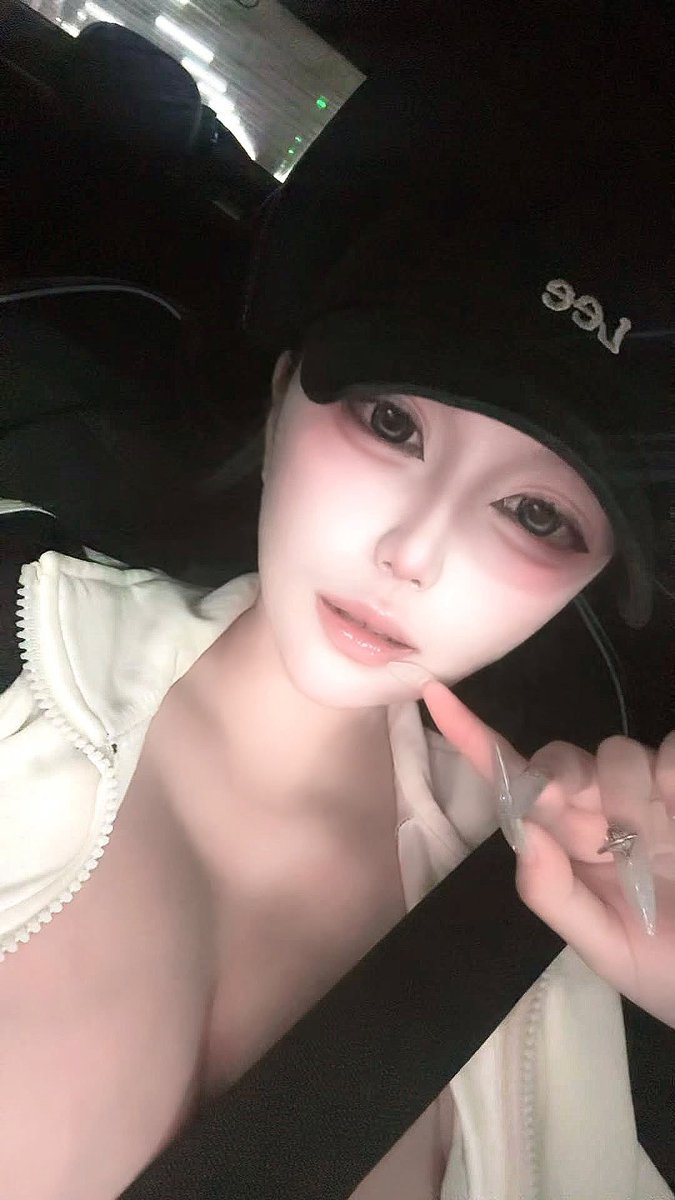 xn2njn's tweet photo. https://t.co/YlGUA1j2fQ

곧 핫한거 올라가서 비공 돌릴거니 미리 팔로우 ㄱㄱ https://t.co/HEw91HId7I