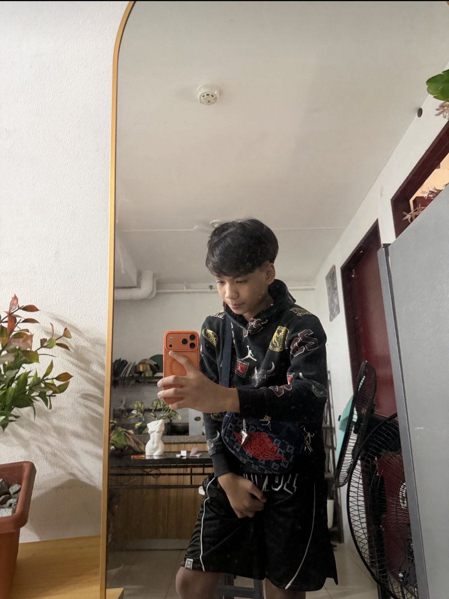UfavMkess's tweet photo. Mirror shot! https://t.co/JMF7EfpxEO