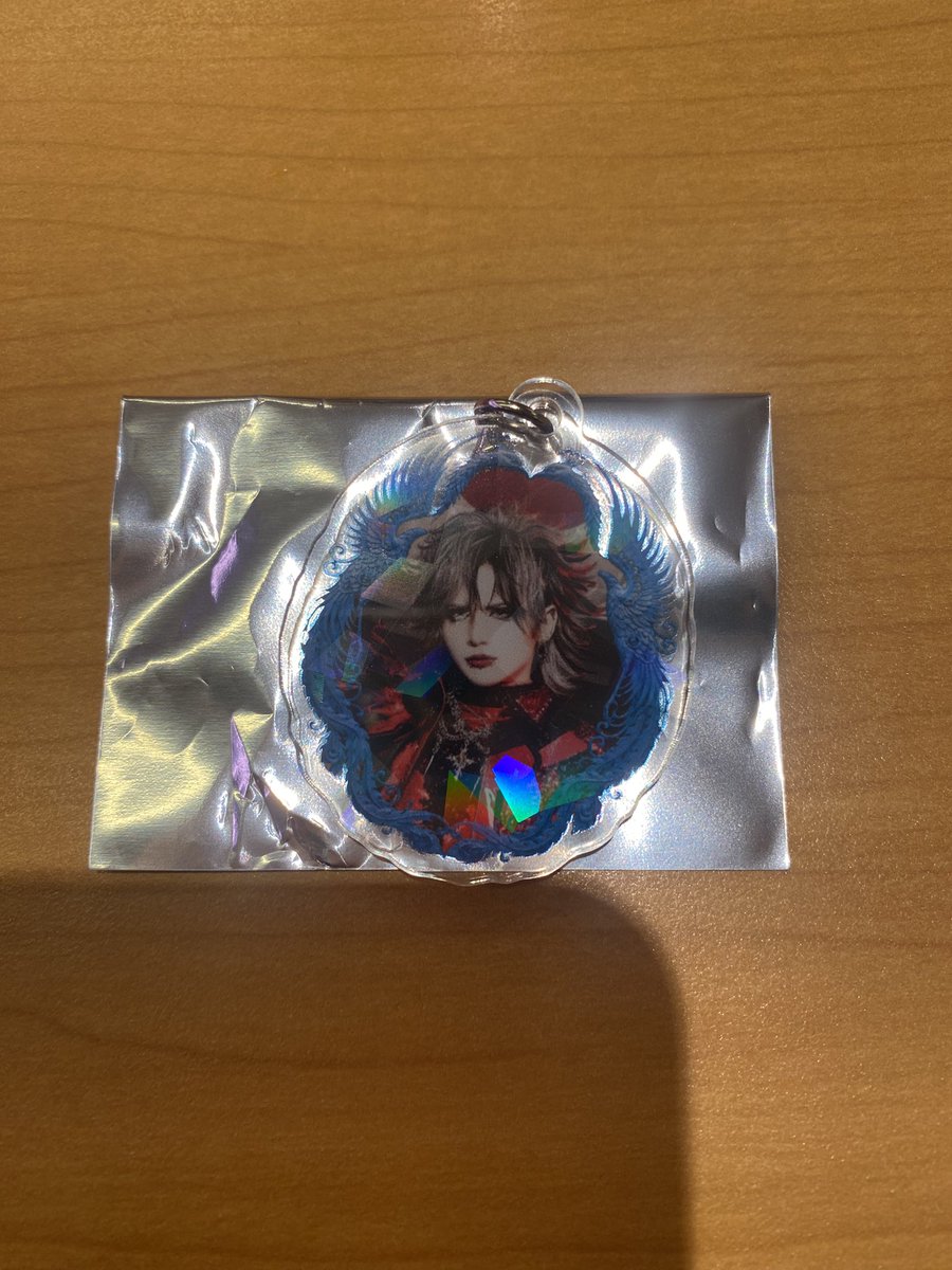 Poipoi0520's tweet photo. Royz 武道館 グッズお譲り

譲➝目印チャーム昴さん、智也さん、公大さん

求➝杙凪さん(フチなしのもの優先)or定価

本日この後武道館会場にてお取引可能です。 https://t.co/L06crNdKPP