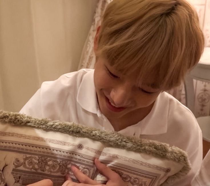 kth1film's tweet photo. 😭😭😭😭 https://t.co/r1b078oj1Q