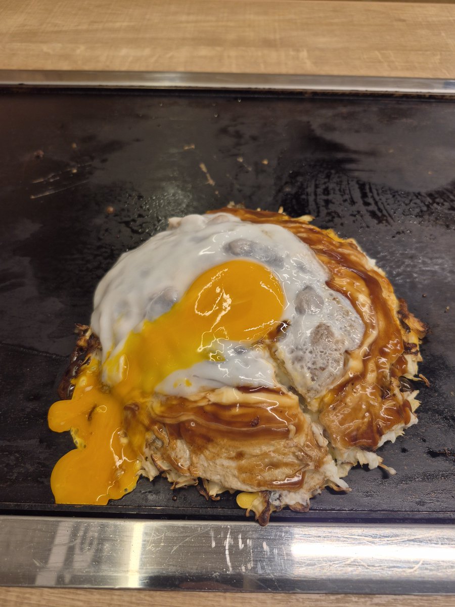 Renz2346's tweet photo. お好み焼き🤤 https://t.co/aBnky3fU7U