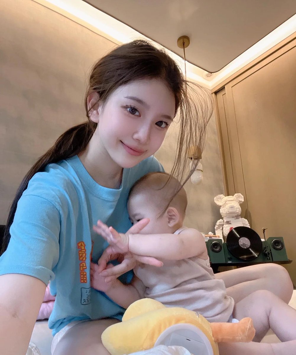 ToniDorrnu's tweet photo. 積み重ねた記憶の数だけ、自分自身が変わっていく感覚があるね。脆くて温かいものに触れると、少しだけ芯が強くなれる気がする。 https://t.co/JhBJiF9Pkd