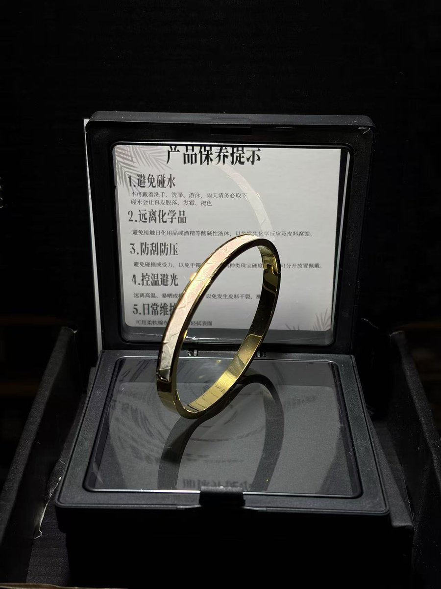 Longshudada's tweet photo. 本月活动奖品是新品钛金蛇皮手环
活动方式:分享藏在心里的照片与那段往事
想参与的可以私我了解啦报名啦 https://t.co/zWhSpoPKpu