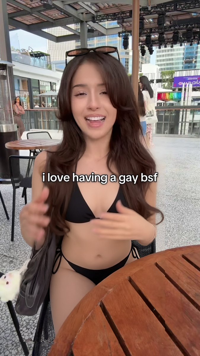 Raperiitakvrm's tweet photo. Pokimane... 👀 #pokimane #twitch
🔗 FREE AI Tool In Bio https://t.co/tWQKSyL0CN