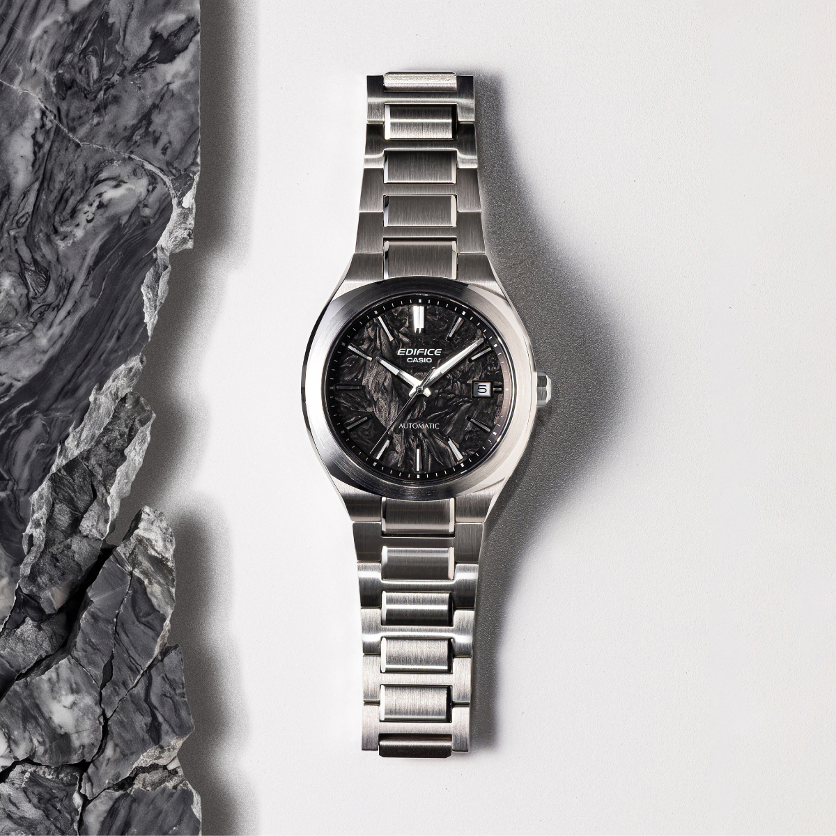 CasioEdificeJP's tweet photo. あなたは、どのEFK-200に惹かれますか？
機械式EDIFICE EFK-200は、鮮烈なブルー、情熱的なレッド、唯一無二のフォージドカーボンなど全5モデルを展開。気になる1本を見つけて、ぜひ画像をタップしてください。