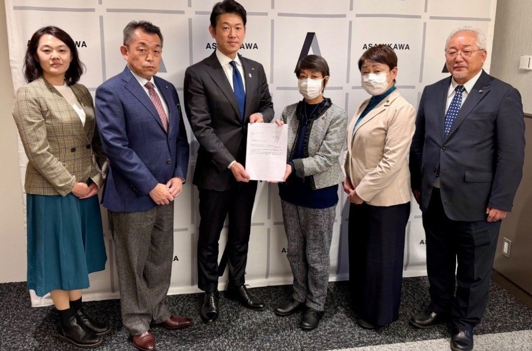 xftu7knmo8i's tweet photo. ｢民主・市民連合｣
江川あや・高橋 紀博・金谷 美奈子
品田ときえ・上野 和幸

｢住民監査請求｣参加か？(笑) 😅 https://t.co/30BvaJ1psx