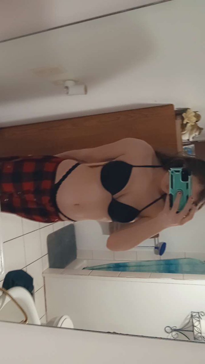 MrsAlexis08's tweet photo. Looking for Buyers 🥰 hmu https://t.co/QYXmt7TLOV