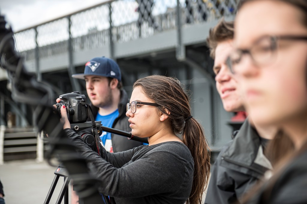 chloe_mullane's tweet photo. Film Club's Summer Short Film Contest is live! Submit your 5-min works by Aug 15, win free streaming subscriptions u0026 screenings at our community plaza. Tag a filmmaking friend to join! https://t.co/hfDKIxCM9l