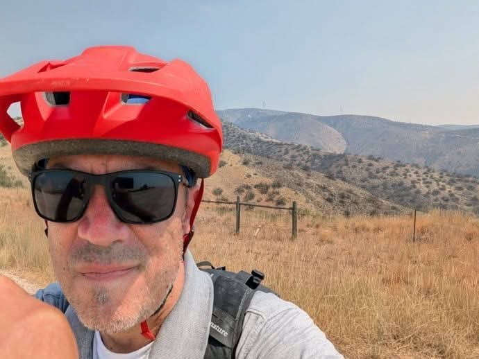 natalouise's tweet photo. BOISE FRIENDS: my brother Scott has been missing since 7am Sunday and was last seen heading north from Boise on his mountain bike for a trail ride. He has not been seen or heard from since. We are actively working with @boise_police to get his last known location https://t.co/DquSvb7kwO