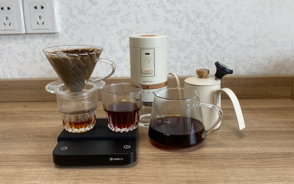 aerkr515054's tweet photo. Just tried a zero-waste coffee brewing kit that brews perfect pour-overs without any paper filters—game changer for my morning routine! https://t.co/i2vBSdF9dG