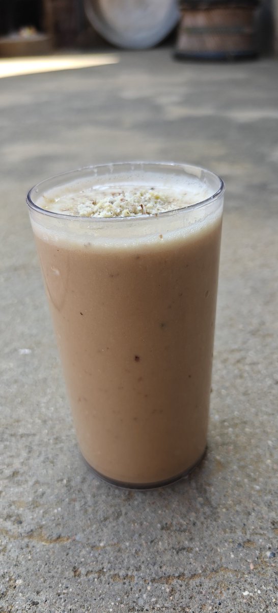 As_ahlawat_'s tweet photo. ##Ragi's##milk banana sake🤣🤣🤣😅😅 i switch plant based milk🫢😊😍 https://t.co/mYbneNILb6
