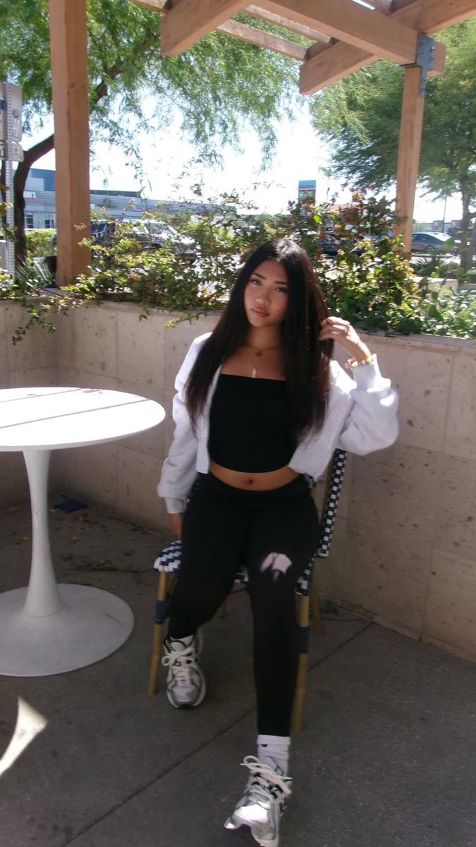 imaddriannaa's tweet photo. #sellingcontent #buyingcontent𝗠𝗘𝗦𝗦𝗔𝗚𝗘 🥰🥰🥰 https://t.co/Y4x3QTMohz