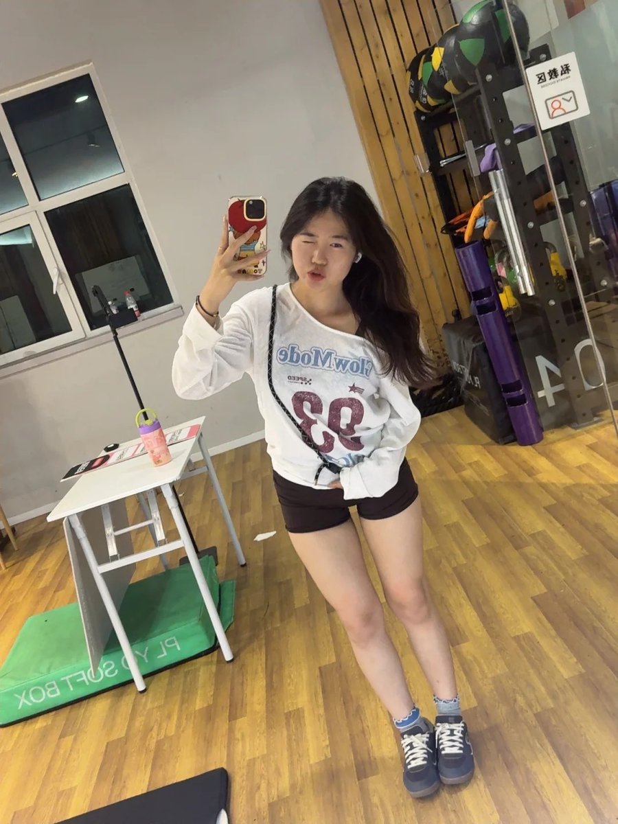 FilardiBruna's tweet photo. 烦死啦，被深圳一个十九岁的小屁孩耍的团团转。×上到底有没有真实的呀 #深圳 https://t.co/2RfnkENTXV