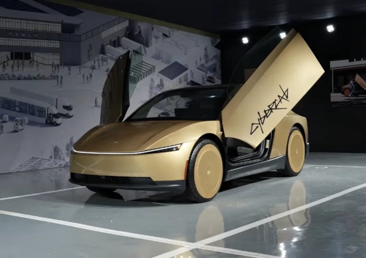 TeslaNewswire's tweet photo. 🇨🇳 12 pics of the Tesla Cybercab on display in China https://t.co/QKwqY8Pcp9