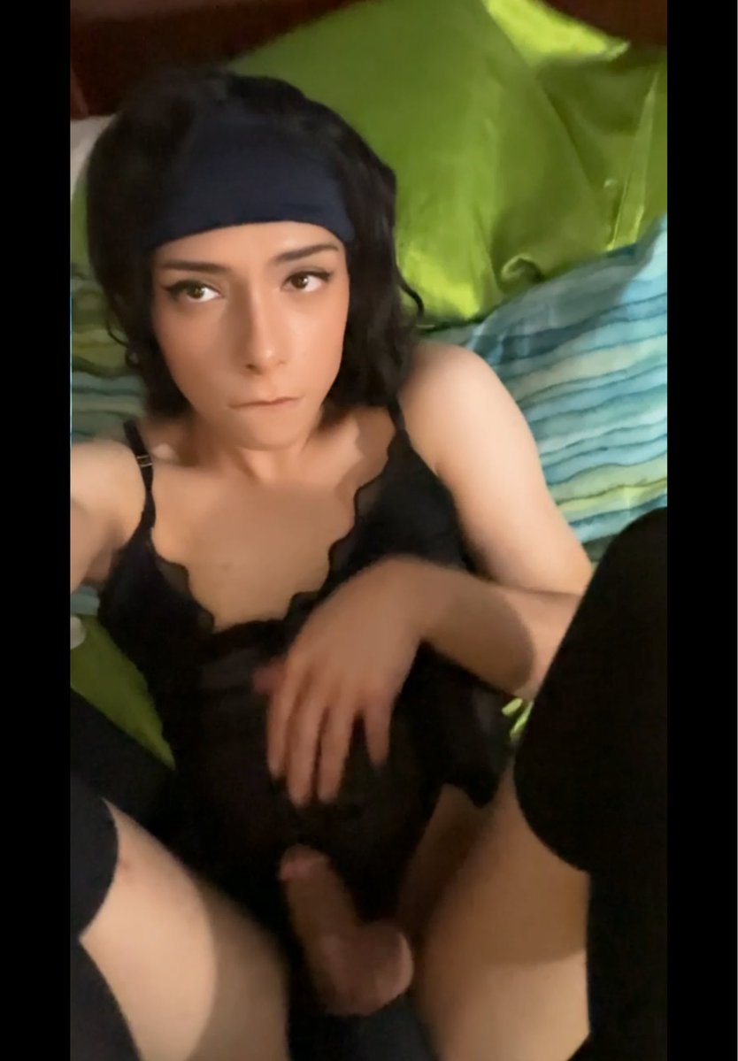 cagedprincess_'s tweet photo. Only fans or nah 😏😝 https://t.co/1SSeQrackK