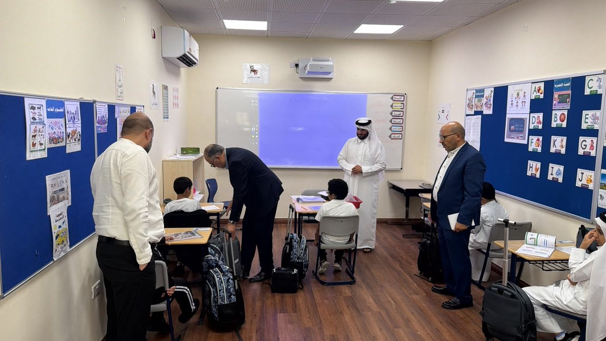qatarpb1's tweet photo. تفقّد السيد مدير المدرسة أ/ خالد اليافعي سير العمل وجاهزية غرف المصادر الخاصة بطلاب التربية الخاصة
مع انطلاقة العام الدراسي 2026–2027
حيث اطّلع على التجهيزات والخدمات المقدمة للطلاب وأشاد بمستوى الجاهزية والدافعية والحرص على توفير بيئة تعليمية داعمة تلبي احتياجاتهم. https://t.co/bgVHUjwPlX