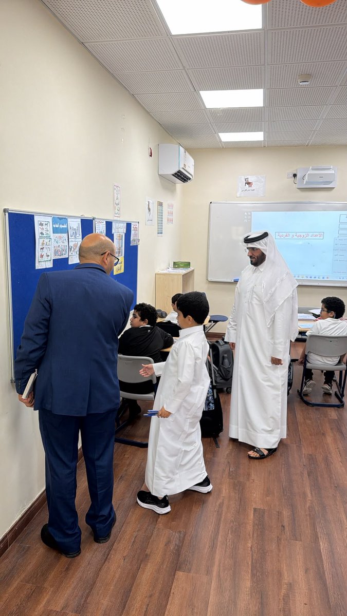 qatarpb1's tweet photo. تفقّد السيد مدير المدرسة أ/ خالد اليافعي سير العمل وجاهزية غرف المصادر الخاصة بطلاب التربية الخاصة
مع انطلاقة العام الدراسي 2026–2027
حيث اطّلع على التجهيزات والخدمات المقدمة للطلاب وأشاد بمستوى الجاهزية والدافعية والحرص على توفير بيئة تعليمية داعمة تلبي احتياجاتهم. https://t.co/bgVHUjwPlX