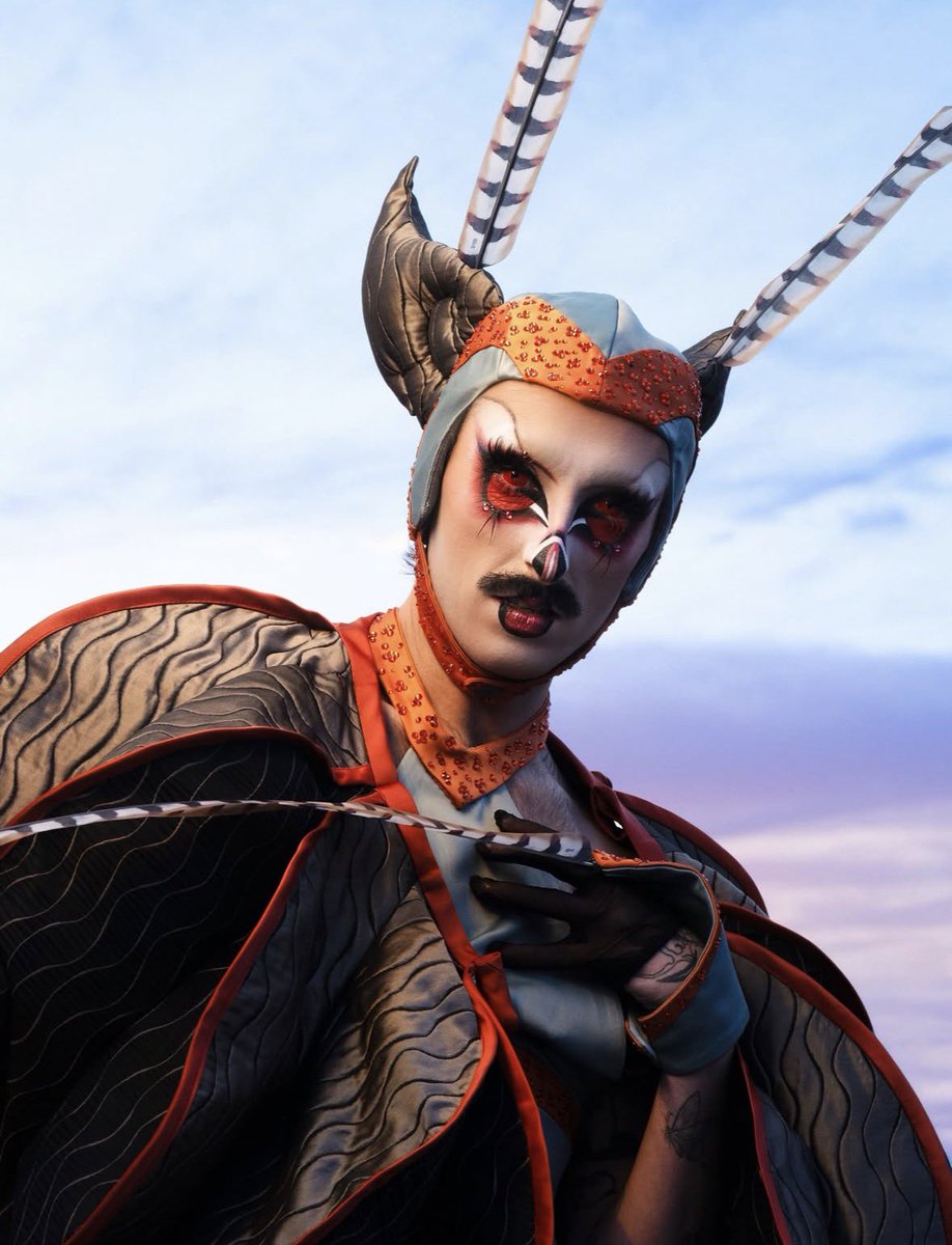 Drag_Crave's tweet photo. PM looks extraterrestrial in new photos. https://t.co/KWSDWETaV0