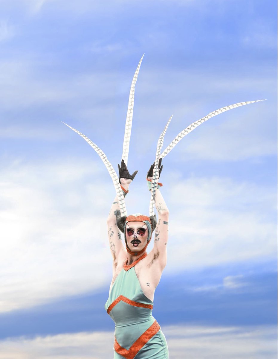 Drag_Crave's tweet photo. PM looks extraterrestrial in new photos. https://t.co/KWSDWETaV0