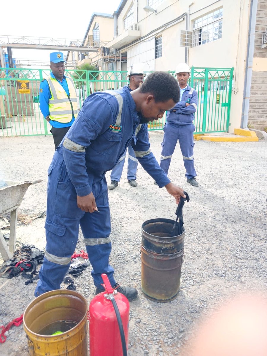 GrimoAgencies's tweet photo. Hands-on experience is key when it comes to workplace safety. We equip your workforce with practical fire safety drills and equipment servicing to keep your operations compliant and secure.
From extinguisher servicing to hands-on safety training, we've got you covered. https://t.co/bwkz7w2Qxz