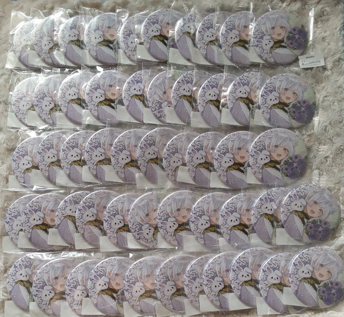 coco05190224's tweet photo. 【譲渡】いれいす カード 缶バッジ

譲》画像1~4枚目

求》定価+送料　紙類0.01
PayPay、メルペイ、銀行振込🙆

＃いれいすグッズ買取
＃いれいすグッズ譲渡 https://t.co/q3JxNCc5Wv