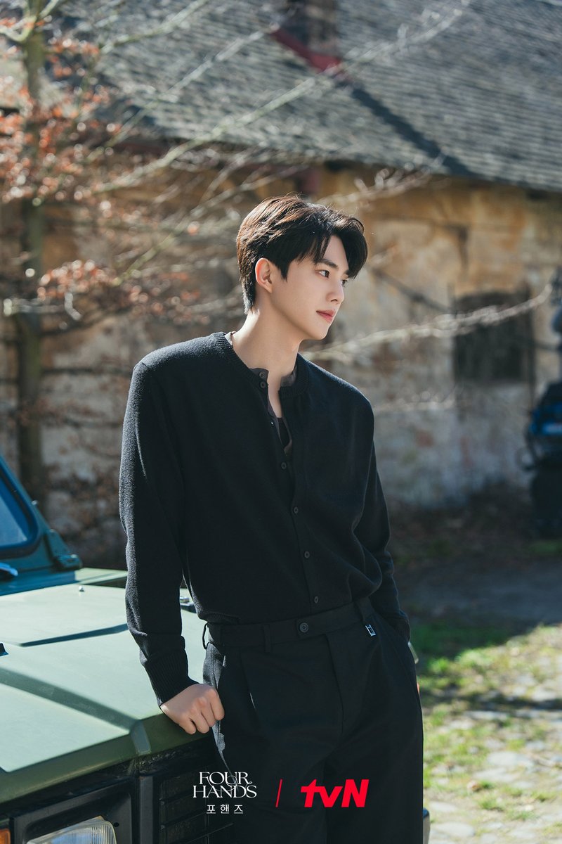riverspacenn's tweet photo. 프라하 강비오 https://t.co/BAEvwgQT95