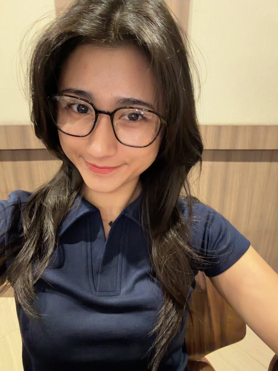 SW_RaishaJKT48's tweet photo. apakah km tidak mau bertemu di mng dan 2shot? 🫶🏻🫵🏻😊 https://t.co/ciOJkvRjG1