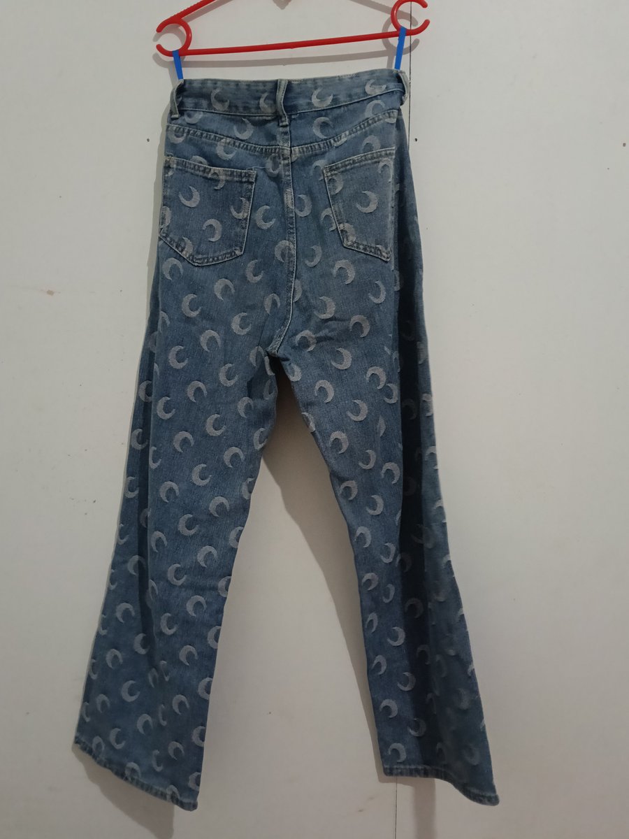 imthepassworddd's tweet photo. WTS / WANT TO SELL
PRELOVED JEANS 🧺
🌙 crescent moon print jeans
Y2K / vintage vibe, blue denim
fit &amp; detail cek foto
150k (open nego)

cuss DM kalo minatt
bole tanya-tanya duluu😋🫶🏻 https://t.co/nW9fN8bG5o