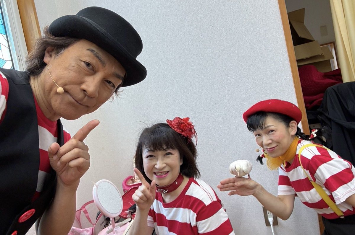 yy9144's tweet photo. 今日は福島県の勿来カトリック幼稚園さんで公演❗️大雨の中、びしょ��れ搬入💦こう言う生のステージは初めてみたいで
、未就園児親子さんも一緒にキラキラワクワク楽しいステージ♪先生が一番笑ってたかなぁ（笑）さて、海辺で海鮮料理を食べて、このまま埼玉県へ❗️ https://t.co/MG3XJEfVhU