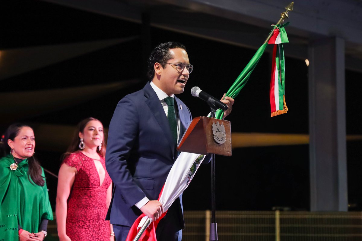 JosueGro's tweet photo. Como ya es tradición, esta noche dimos el Grito de Independencia junto con las y los vecinos de Los Olvera y Santa Bárbara.

Fue un gusto compartir esta celebración con las familias de ambas comunidades y mantener vivas nuestras tradiciones, recordando con orgullo la historia que nos une como mexicanos.

¡Viva Corregidora!
¡Viva Querétaro!
¡Viva México!