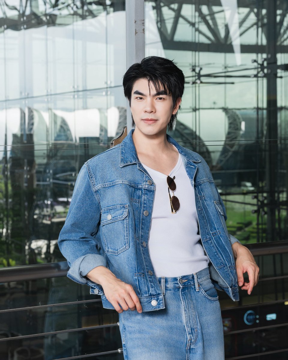 beoncloud_th's tweet photo. ภาพ Airport Look ของ มาย-ภาคภูมิ ก่อนออกเดินทางไปร่วมงาน H&amp;M&amp;YOU&amp;I: A Fashion Story ที่ลอนดอน ประเทศอังกฤษ 📸

#MileFlywithHM https://t.co/iDZ0C5gyFG