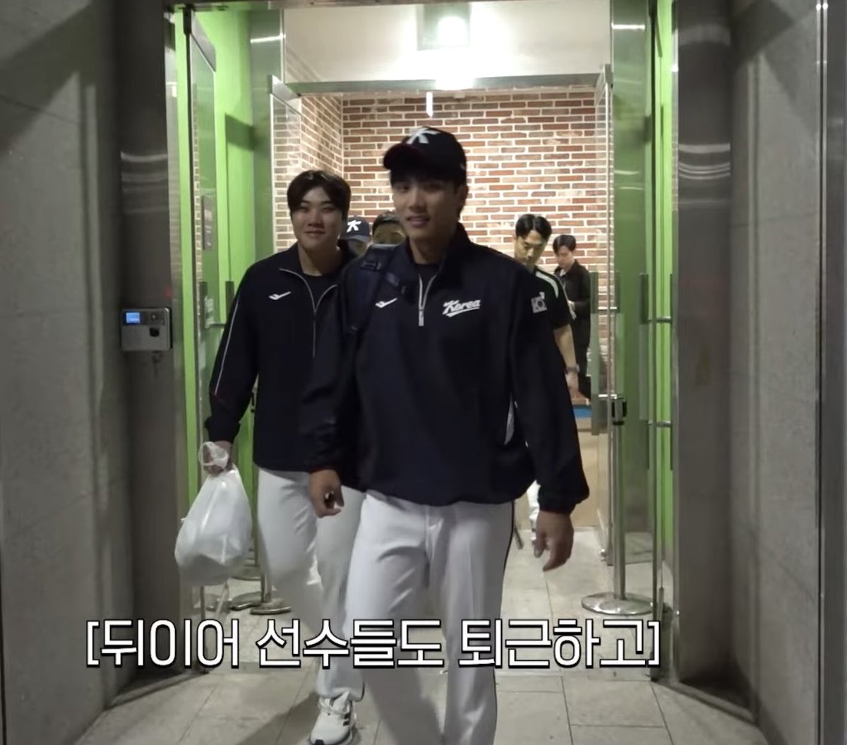 dearbears_'s tweet photo. 뒤에 어떤 돼구리 ◠‿◠ https://t.co/mOPfu7rZH2