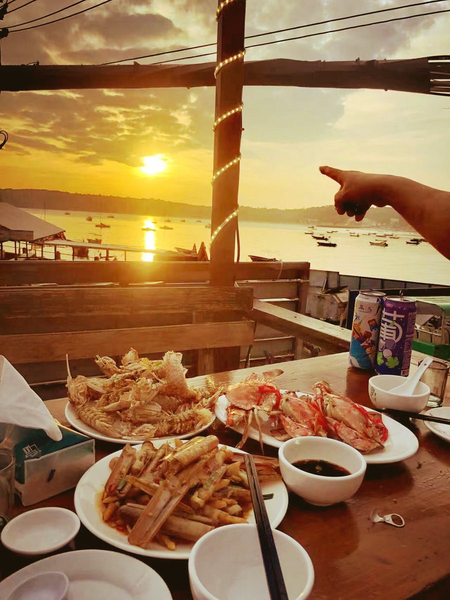 kikit799443's tweet photo. Just wrapped up a quick day trip to the coastal town—sunset over the pier and fresh seafood hit the spot perfectly! https://t.co/blhXtr7PRe