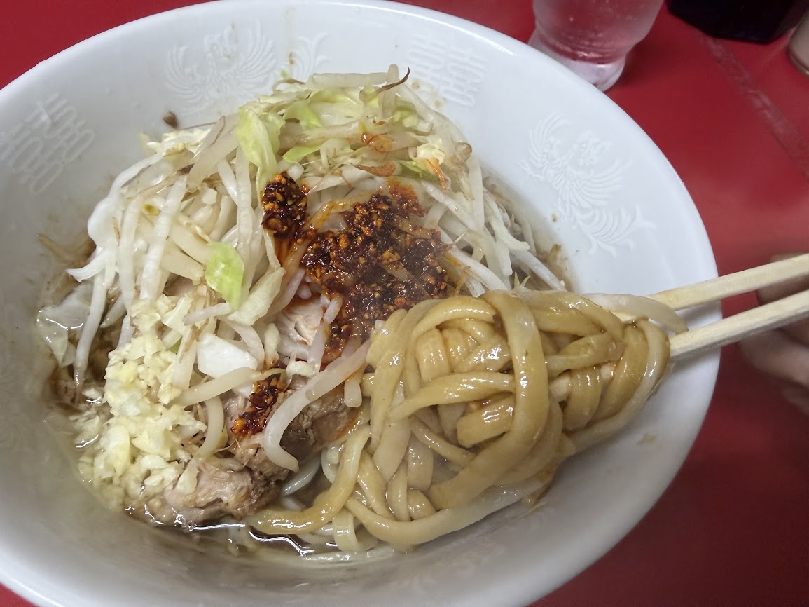 asumiyoshi's tweet photo. 初訪問で大満足！ ラーメン二郎 千住大橋駅前店｜住吉昭弘 @asumiyoshi https://t.co/XqfT9QfEO3 https://t.co/B4Z2THVj0Z