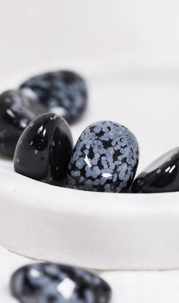 KoaXmeta's tweet photo. Our meditation tool tonight is anchored with Snowflake Obsidian, known for:

Grounding 
Balance
Clarity https://t.co/GGQqm1CHMV