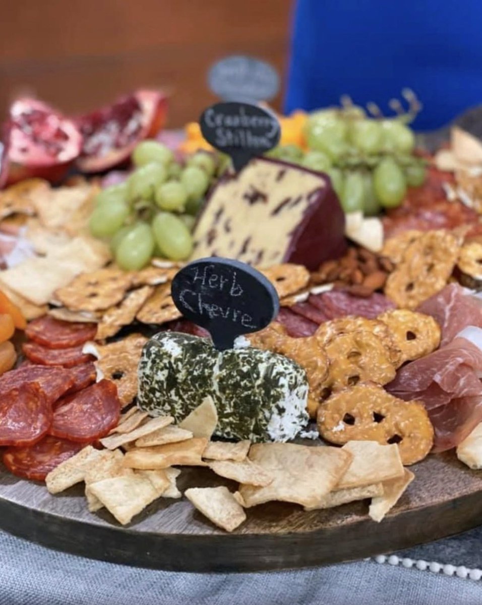 jamescarterpmqu's tweet photo. Charcuterie boards are my favorite easy entertaining trick! Mix your favorite cheeses, meats, fruits, and crackers to create a board that’s uniquely yours. Check out today’s blog for my best tips and ideas. https://t.co/FbSS7ZmFjT
