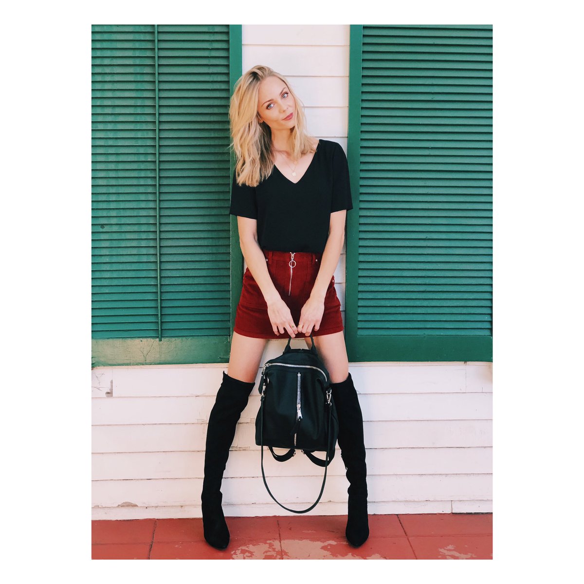legsdaily's tweet photo. Hood morning! 💚
#legs #highboots #birthday #LauraVandervoort https://t.co/Xk7XDRlEFK