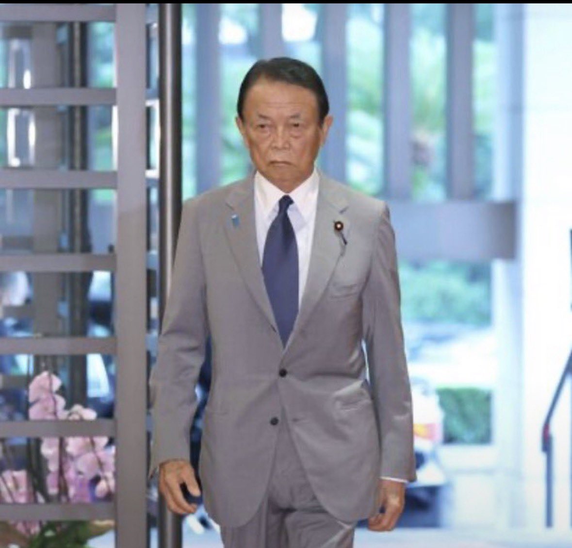 shota201907's tweet photo. は？ありえない、、

麻生太郎副総裁が留任の方向らしい。

もうすぐ86歳でしょ… 

流石にもう、
日本のために政界から勇退された方が
よくないでしょうか？

国民からは老害と言われてますよ、 https://t.co/UwZZskizjI