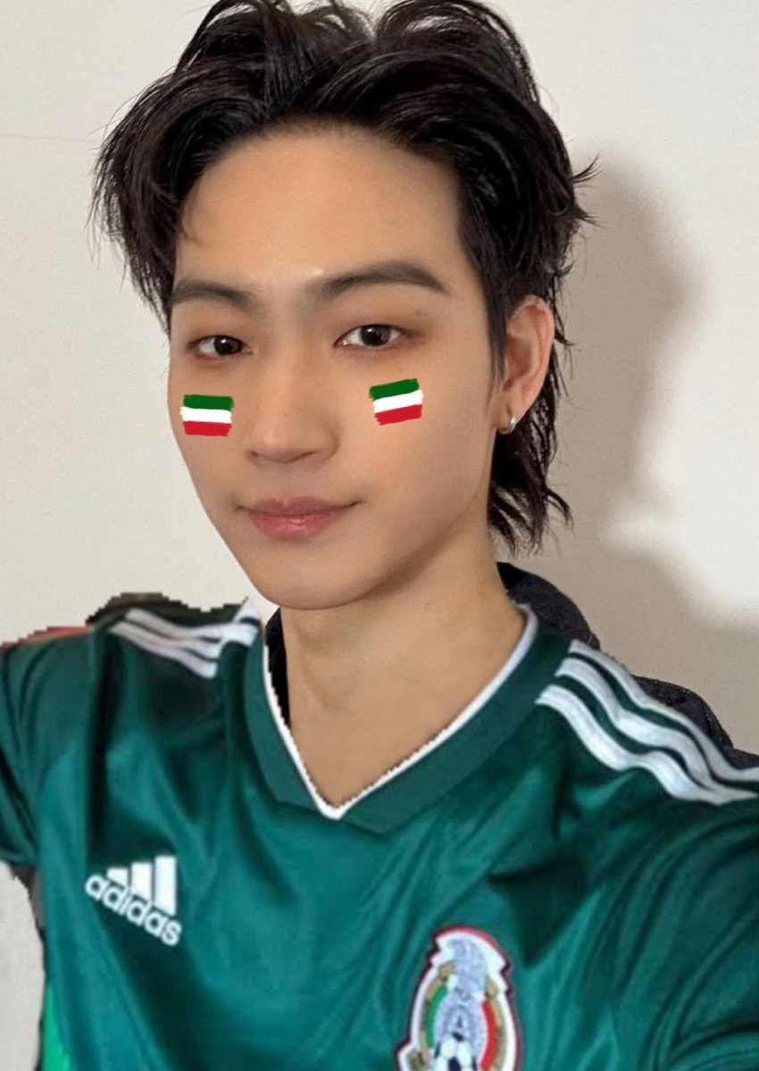 lu2jm7's tweet photo. Tu amigo el que tiene que aprovechar la camiseta de la selección que compró para el mundial https://t.co/WuqgX5wIcN