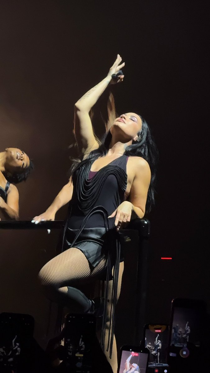 promoddlES's tweet photo. Demi Lovato actuando en São Paulo (15/09)
#ItsNotThatDeepTourSP https://t.co/5W0HBgrNEU