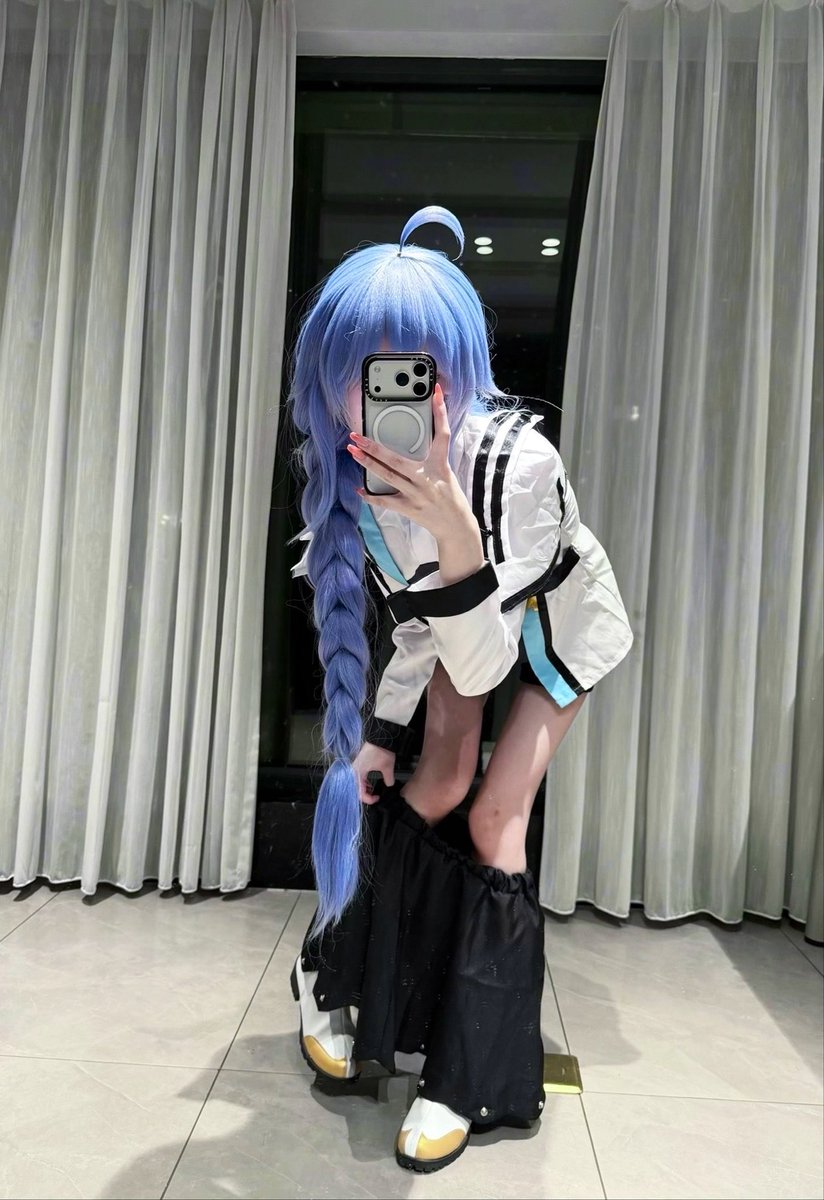 ic_axio's tweet photo. 水の魔術師、休憩中🫧

#无职转生 #���琪希 #コスプレ #ロキシー #MushokuTensei #Roxy #cosplayㅤㅤ https://t.co/Y5j5yc69Zg