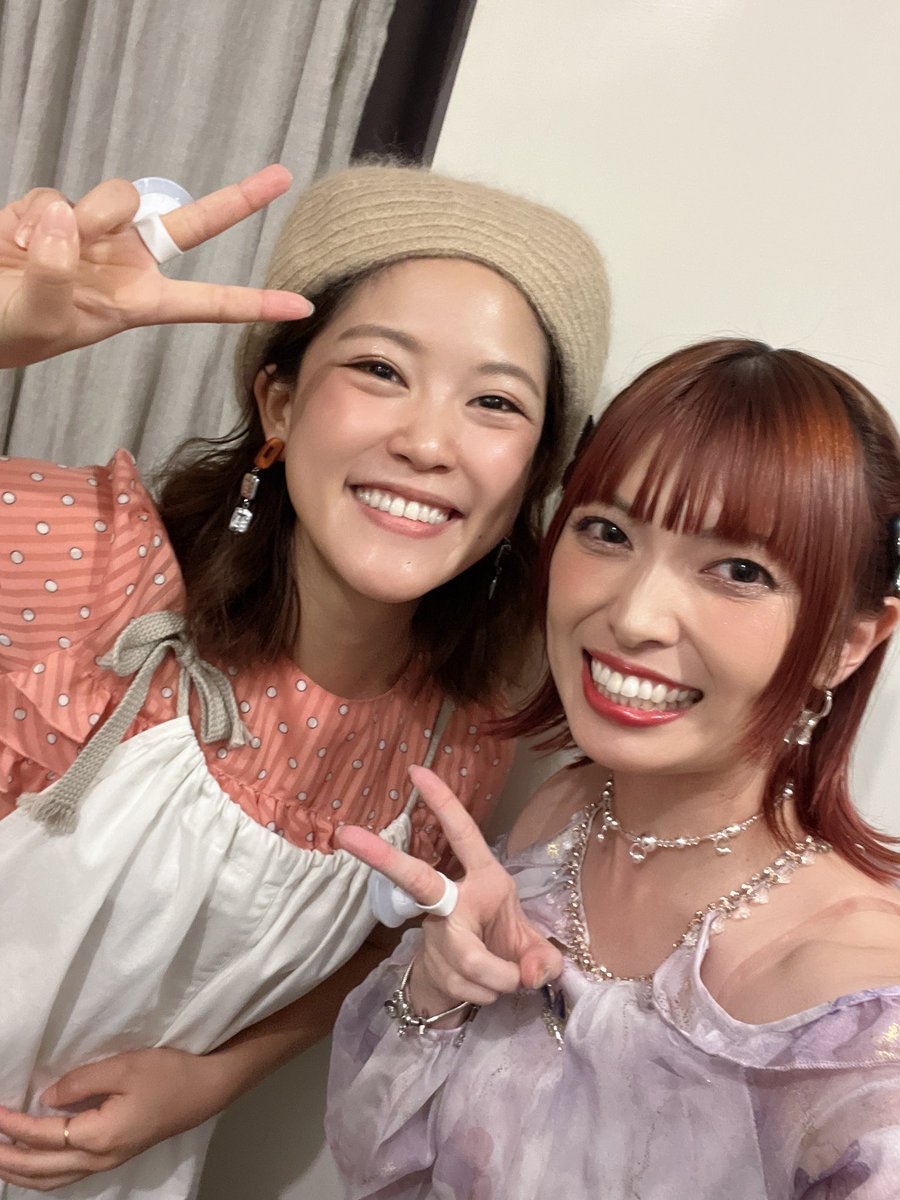kudomayu_new's tweet photo. #MAYUFES 2026の夜の部にゲストで来てくださった #北川理恵 ちゃん❤️✨
楽屋でも沢山私の身の回りの事をお手伝いしてくれてもうなんて優しいの〜😭🫶🏻❤️理恵ちゃんの歌で癒されて一緒に楽しく歌わていただきました🥰🥰
そしてプレゼントまで😍🎁
理恵ちゃん本当にありがとうございました😍💖
大好き💖 https://t.co/PLpFgYFa9w