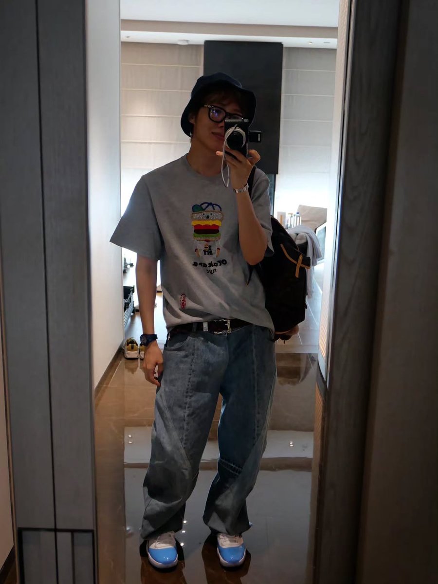 BTS_twt_JHSEOK's tweet photo. Tour fit. https://t.co/TtxJcZJRVH