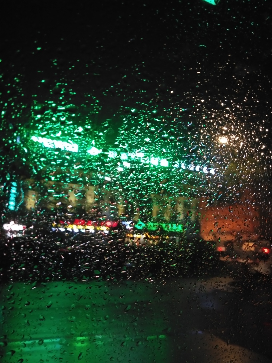 ailec687569's tweet photo. Came across a wall of neon signs lighting up the rainy evening alley—city’s secret glow hits different when it’s quiet.， https://t.co/jvD5Hzz7U3