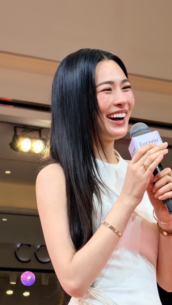 pilingnongormm's tweet photo. @lingling_fans @linglingsirilak @EucerinThailand มองไม่เบื่อเลยสักวันเดียว

EUCERIN SPOTLESS WITH LINGLING 
#EucerinNO1BrighteningCelebrationXLingLing 
#Linglingkwong‌ #หลิงหลิงคอง‌ 
@linglingsirilak @EucerinThailand https://t.co/Nr8j4R3rS8